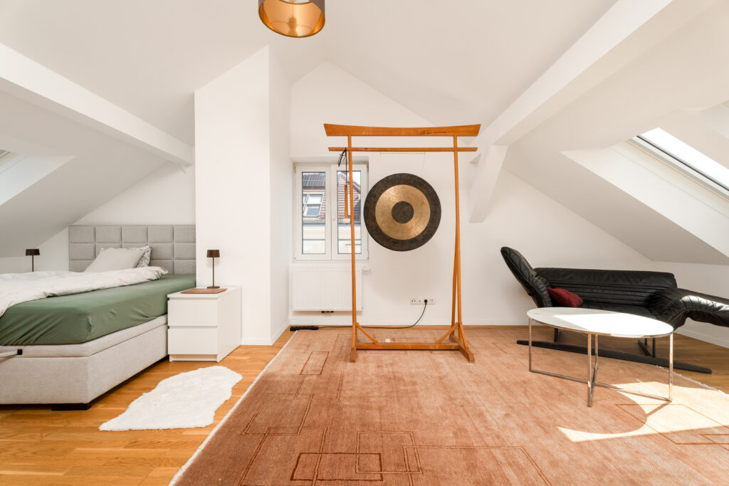 Immobilienfotografie-Perchtoldsdorf-Schlafzimmer-mit-Couch