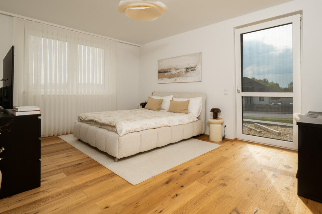 Schlafzimmer eines Einfamilienhauses in Weikendorf, Niederösterreich