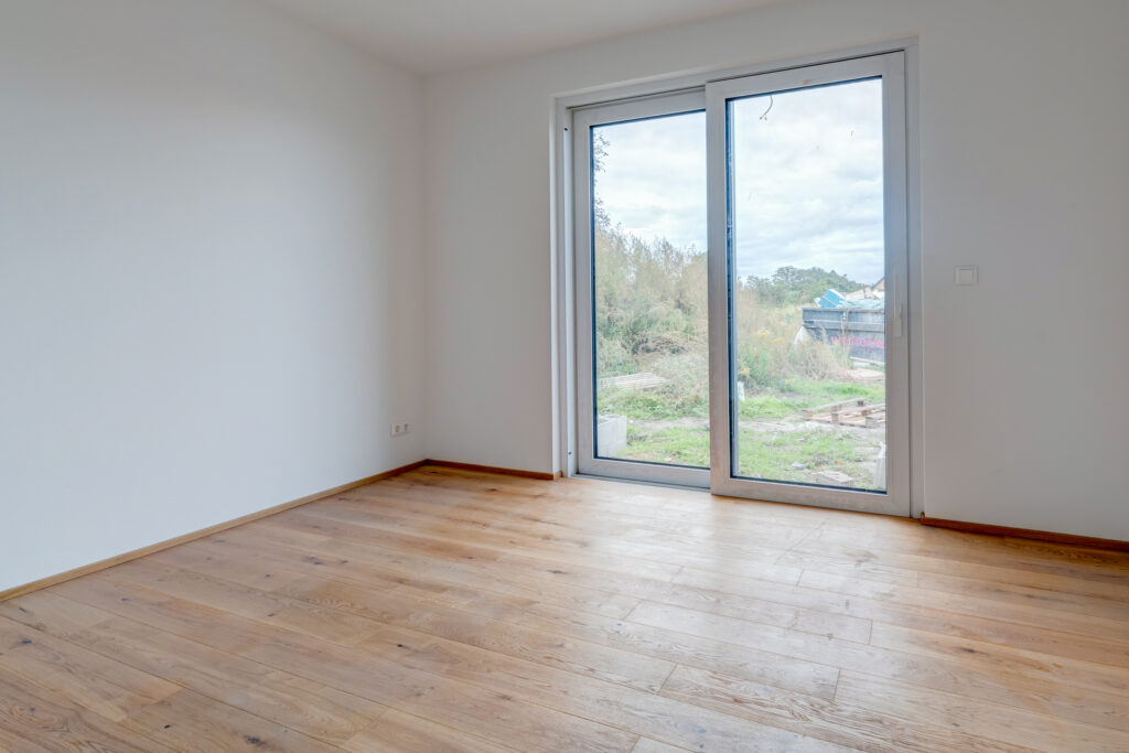 Büro in Lassee, Niederösterreich – leerer Raum vor dem Virtual Staging